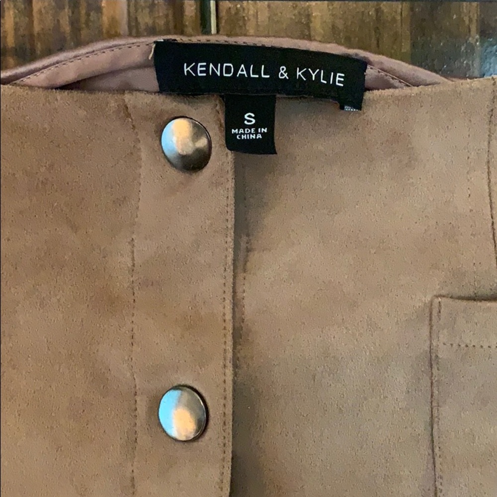 Small button down tan skirt! - Picture 3 of 3